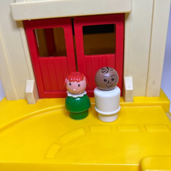 Vintage 1989 Spectra My Little Schoolhouse Carry Along Playhouse & 2 Figures - Picture 4 of 15